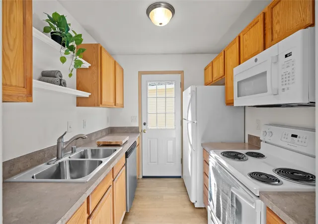 Photo 2 of Single family home for sale at 1916 N 30th Street, Mount Vernon, WA 98273 | MLS# NWM2592303 | Listing updated on 2026-10-20
