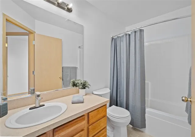 Photo 4 of Single family home for sale at 1916 N 30th Street, Mount Vernon, WA 98273 | MLS# NWM2592303 | Listing updated on 2026-10-20