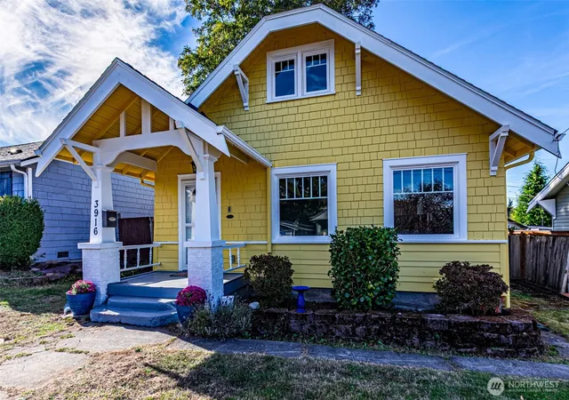 Photo 3 of Sale Pending at 3916 N Gove St, Tacoma, WA 98407 | MLS# NWM2592308 | Listing updated on 2026-10-12