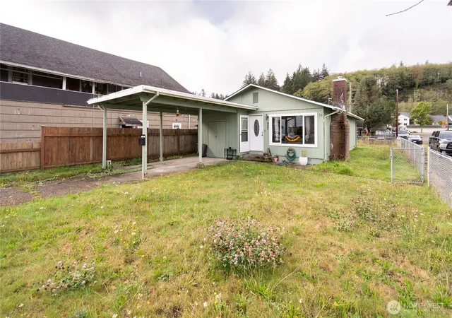 Single family home for sale at 927 Monroe St, Hoquiam, WA 98550 | MLS# NWM2592316 | Listing updated on 2026-10-08