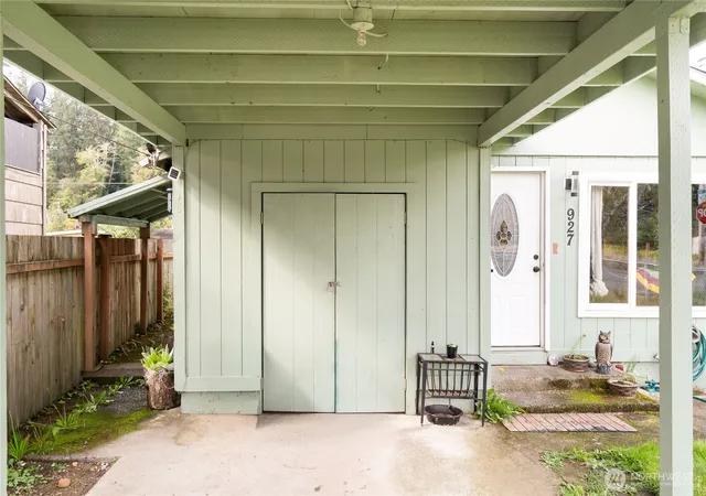 Photo 1 of Single family home for sale at 927 Monroe St, Hoquiam, WA 98550 | MLS# NWM2592316 | Listing updated on 2026-10-08