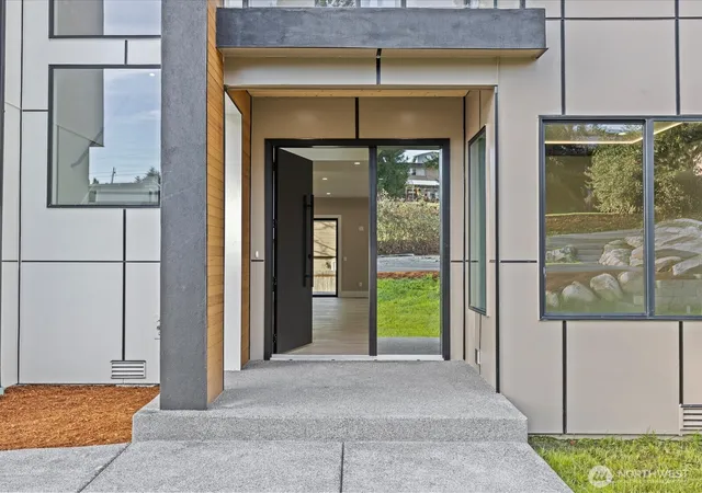 Photo 1 of Single family home for sale at 20921 1st Place, Des Moines, WA 98198 | MLS# NWM2592322 | Listing updated on 2026-10-08