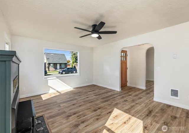 Photo 3 of Single family home for sale at 253 Sw 1st Street, Chehalis, WA 98532 | MLS# NWM2592326 | Listing updated on 2026-10-09