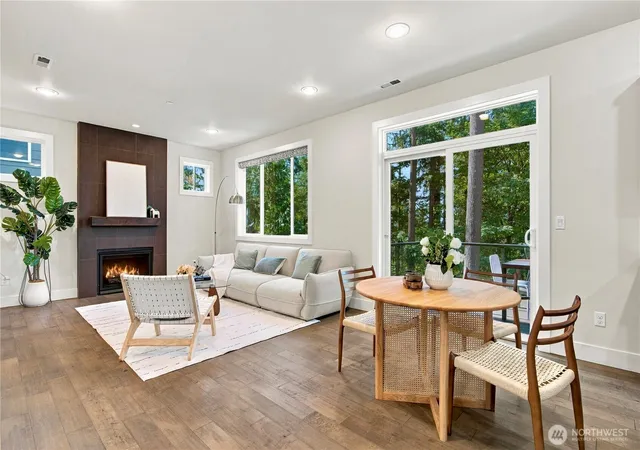 Photo 4 of Single family home for sale at 837 206th Avenue NE, Sammamish, WA 98074 | MLS# NWM2592332 | Listing updated on 2026-10-09