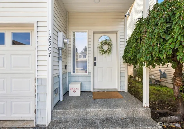 Photo 3 of Townhouse for sale at 12507 63rd Avenue E, Puyallup, WA 98373 | MLS# NWM2592337 | Listing updated on 2026-10-09