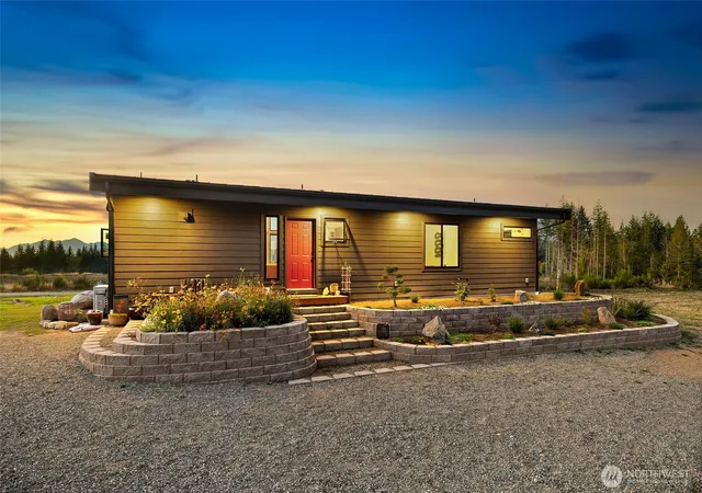 Photo 2 of Single family home for sale at 220 E Johnson Ridge Dr, Belfair, WA 98528 | MLS# NWM2592346 | Listing updated on 2026-10-09