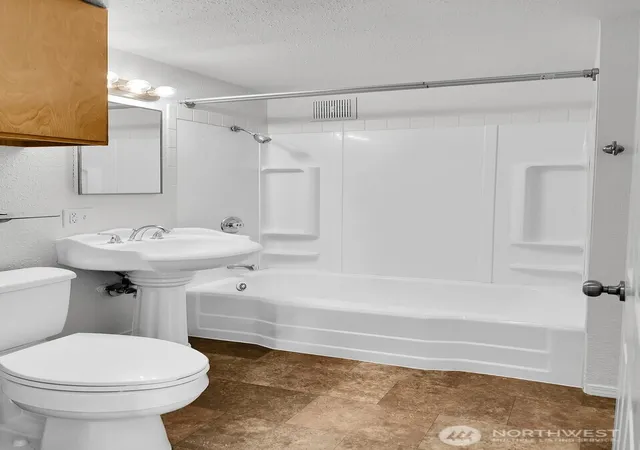 Photo 4 of Single family home for sale at 7009 S 115th Street, Seattle, WA 98178 | MLS# NWM2592368 | Listing updated on 2026-10-10