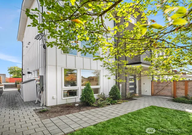 Photo 1 of Townhouse for sale at 7514 28th Avenue Nw #B, Seattle, WA 98117 | MLS# NWM2592369 | Listing updated on 2026-10-16