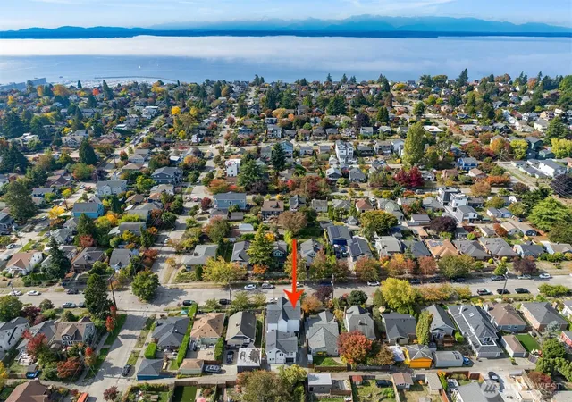 Photo 3 of Townhouse for sale at 7514 28th Avenue NW #B, Seattle, WA 98117 | MLS# NWM2592369 | Listing updated on 2026-10-16