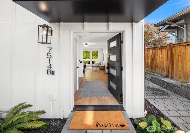 Photo 4 of Townhouse for sale at 7514 28th Avenue NW #B, Seattle, WA 98117 | MLS# NWM2592369 | Listing updated on 2026-10-16