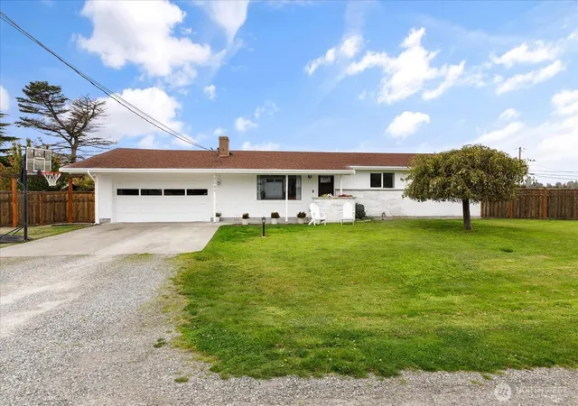 Photo 1 of Single family home for sale at 2043 Sw Dillard Ln, Oak Harbor, WA 98277 | MLS# NWM2592373 | Listing updated on 2026-10-08