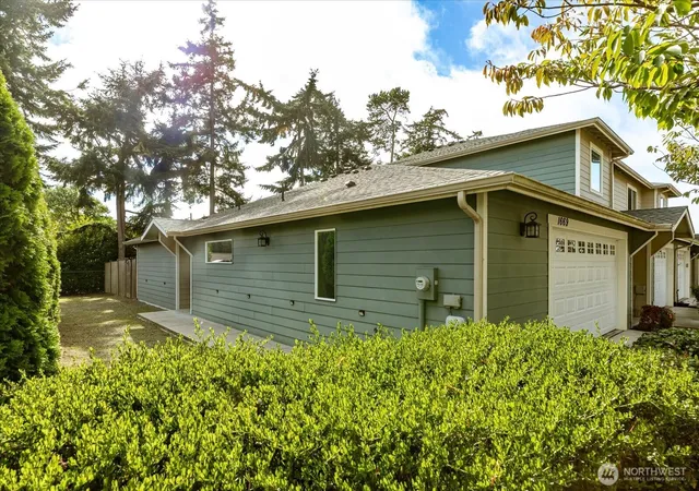 Photo 1 of Townhouse for sale at 1669 Sw Stremler Dr, Oak Harbor, WA 98277 | MLS# NWM2592384 | Listing updated on 2026-10-08