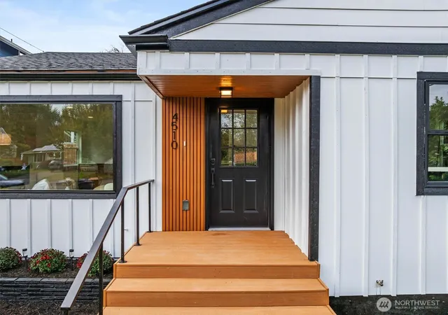 Photo 2 of Single family home for sale at 4510 E C St, Tacoma, WA 98404 | MLS# NWM2592391 | Listing updated on 2026-10-16