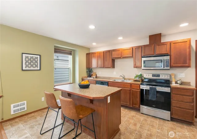 Photo 4 of Townhouse for sale at 26530 NE Ring St, Duvall, WA 98019 | MLS# NWM2592399 | Listing updated on 2026-10-24