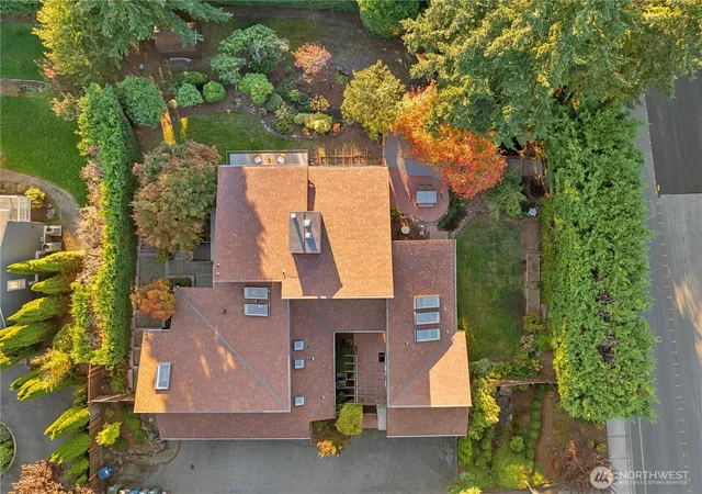 Photo 4 of Single family home for sale at 8619 NE 24th Street, Clyde Hill, WA 98004 | MLS# NWM2592424 | Listing updated on 2026-10-09