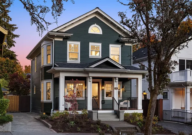 Single family home for sale at 206 32nd Avenue, Seattle, WA 98122 | MLS# NWM2592446