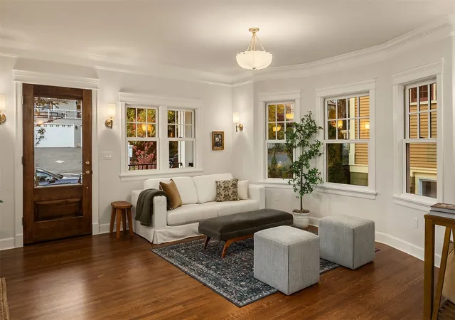 Photo 4 of Single family home for sale at 206 32nd Avenue, Seattle, WA 98122 | MLS# NWM2592446 | Listing updated on 2026-10-26