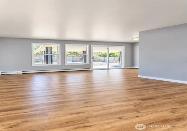 Photo 3 of Single family home for sale at 221 Loring Dr, Moses Lake, WA 98837 | MLS# NWM2592455 | Listing updated on 2026-10-10