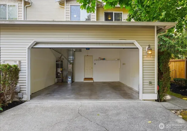 Photo 2 of Sale Pending at 1526 121st Street Sw, Everett, WA 98204 | MLS# NWM2592461 | Listing updated on 2026-10-14