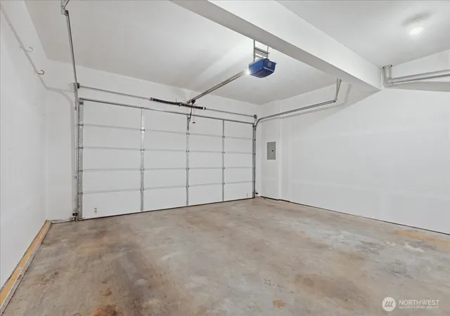Photo 3 of Sale Pending at 1526 121st Street Sw, Everett, WA 98204 | MLS# NWM2592461 | Listing updated on 2026-10-14