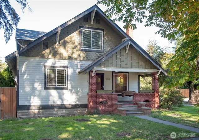 Photo 1 of Single family home for sale at 201 W 10th Avenue, Ellensburg, WA 98926 | MLS# NWM2592468 | Listing updated on 2026-10-15