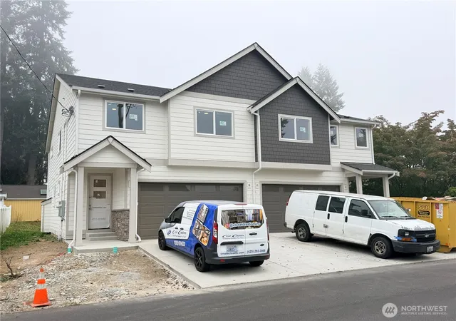 Townhouse for sale at 317 108th Street SW #A, Everett, WA 98204 | MLS# NWM2592472