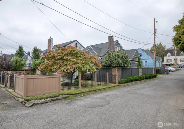 Photo 1 of Single family home for sale at 815 N Jeffries, Aberdeen, WA 98520 | MLS# NWM2592473 | Listing updated on 2026-10-10