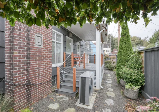 Photo 4 of Single family home for sale at 815 N Jeffries, Aberdeen, WA 98520 | MLS# NWM2592473 | Listing updated on 2026-10-10