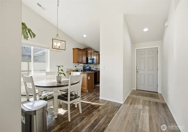 Photo 4 of Sale Pending at 715 S Rees St, Moses Lake, WA 98837 | MLS# NWM2592474 | Listing updated on 2026-10-16