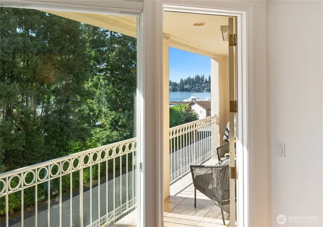Photo 1 of Condo for sale at 10000 Meydenbauer Way Se #5, Bellevue, WA 98004 | MLS# NWM2592491 | Listing updated on 2026-10-12