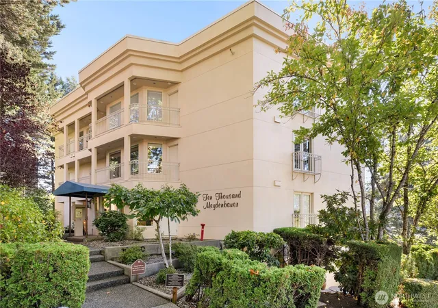 Photo 3 of Condo for sale at 10000 Meydenbauer Way Se #5, Bellevue, WA 98004 | MLS# NWM2592491 | Listing updated on 2026-10-12