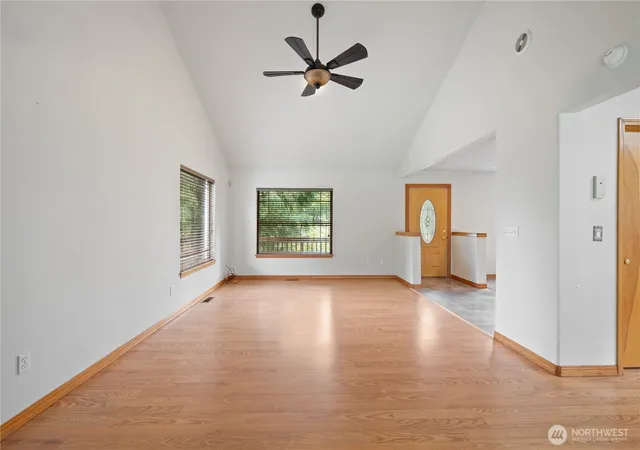 Photo 2 of Single family home for sale at 217 Nevada Dr, Longview, WA 98632 | MLS# NWM2592502 | Listing updated on 2026-10-09