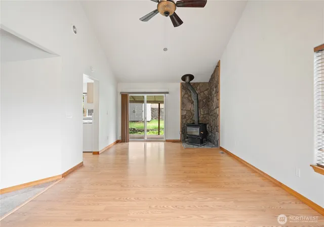 Photo 3 of Single family home for sale at 217 Nevada Dr, Longview, WA 98632 | MLS# NWM2592502 | Listing updated on 2026-10-09