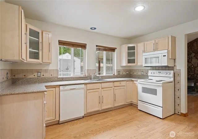 Photo 4 of Single family home for sale at 217 Nevada Dr, Longview, WA 98632 | MLS# NWM2592502 | Listing updated on 2026-10-09