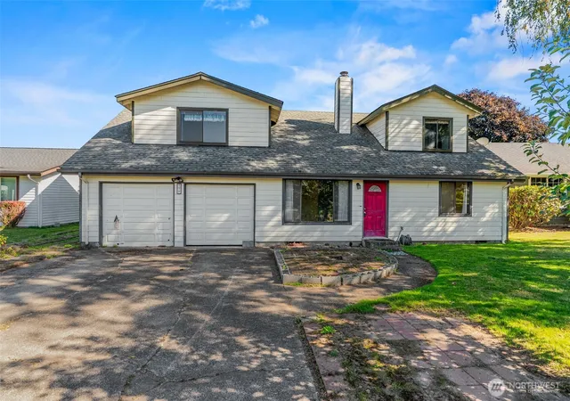 Single family home for sale at 117 Manteca, Kelso, WA 98626 | MLS# NWM2592510