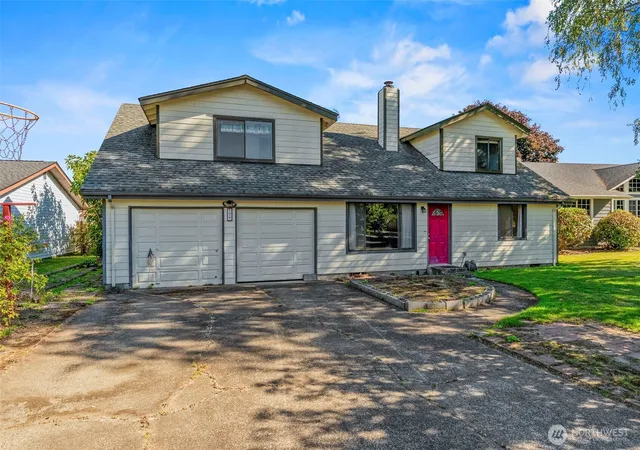 Photo 1 of Single family home for sale at 117 Manteca, Kelso, WA 98626 | MLS# NWM2592510 | Listing updated on 2026-10-09