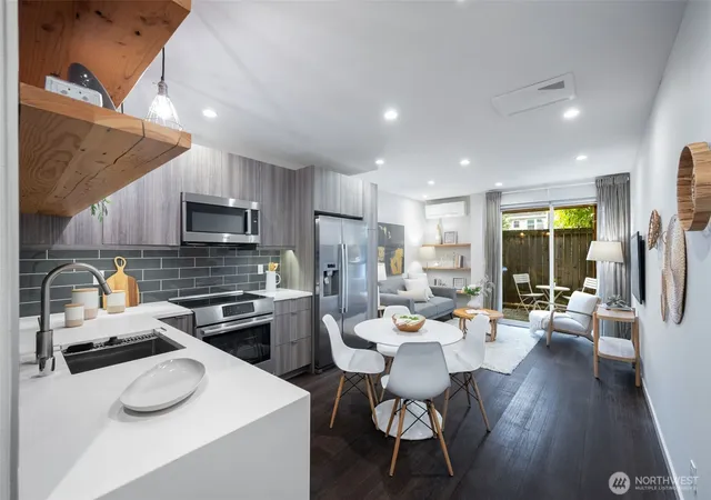 Photo 3 of Townhouse for sale at 122 17th Avenue E #B, Seattle, WA 98112 | MLS# NWM2592534 | Listing updated on 2026-10-10