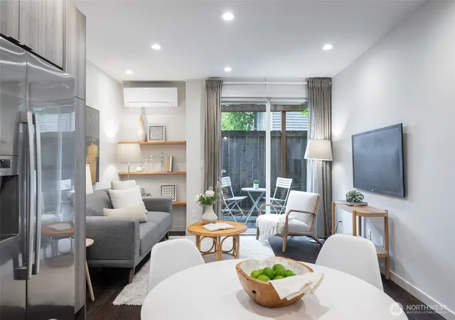 Photo 3 of Townhouse for sale at 122 17th Avenue E #B, Seattle, WA 98112 | MLS# NWM2592534 | Listing updated on 2026-10-10