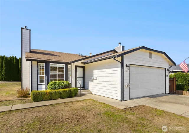 Photo 1 of Single family home for sale at 4202 N Pearl St, Tacoma, WA 98407 | MLS# NWM2592537 | Listing updated on 2026-10-10