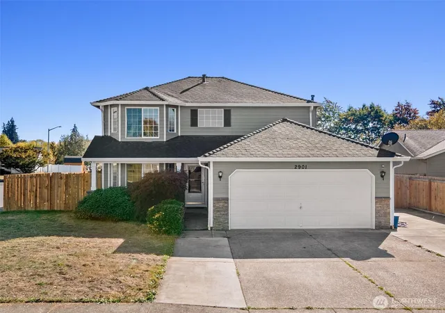 Single family home for sale at 2901 NW 2nd Circle, Battle Ground, WA 98604 | MLS# NWM2592539