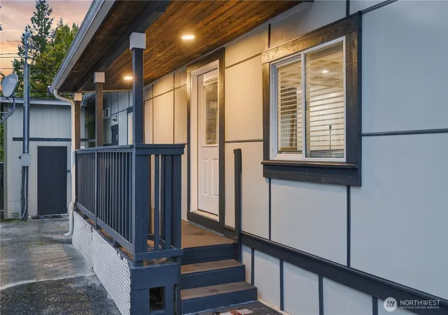 Manufactured home for sale at 5920 200 Street SW #35, Lynnwood, WA 98036 | MLS# NWM2592553