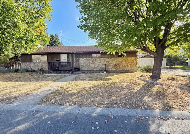 Photo 1 of Single family home for sale at 611 Cedar, Coulee Dam, WA 99116 | MLS# NWM2592568 | Listing updated on 2026-10-09