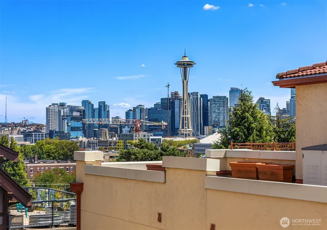 Photo 2 of Townhouse for sale at 371 W Olympic Pl, Seattle, WA 98119 | MLS# NWM2592578 | Listing updated on 2026-10-09