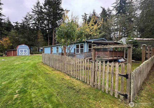 Photo 3 of Manufactured home for sale at 4469 Hett Ln, Oak Harbor, WA 98277 | MLS# NWM2592588 | Listing updated on 2026-10-20