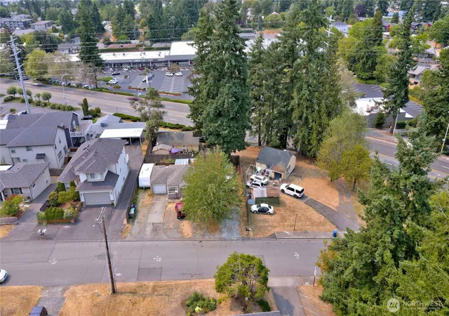 Condo for sale at 1409 Monroe Ave NE, Renton, WA 98056 | MLS# NWM2592596