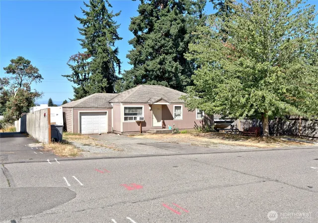 Photo 1 of Condo for sale at 1409 Monroe Ave NE, Renton, WA 98056 | MLS# NWM2592596 | Listing updated on 2026-10-19