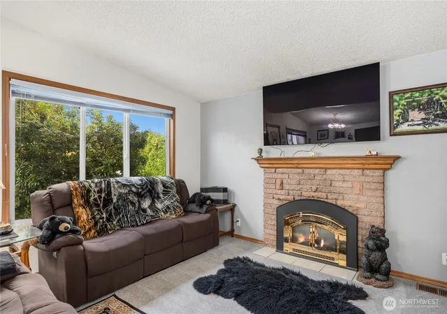 Photo 4 of Single family home for sale at 27224 122nd Avenue SE, Kent, WA 98030 | MLS# NWM2592613 | Listing updated on 2026-10-09