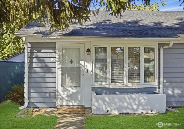 Photo 1 of Single family home for sale at 1305 S 118th Street, Tacoma, WA 98444 | MLS# NWM2592615 | Listing updated on 2026-10-10