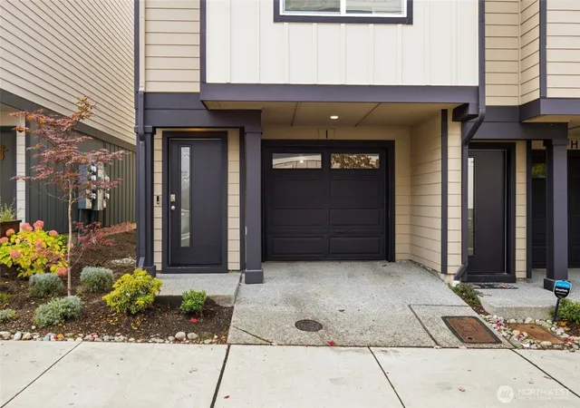 Photo 2 of Townhouse for sale at 9626 19th Avenue Se #I, Everett, WA 98208 | MLS# NWM2592620 | Listing updated on 2026-10-23