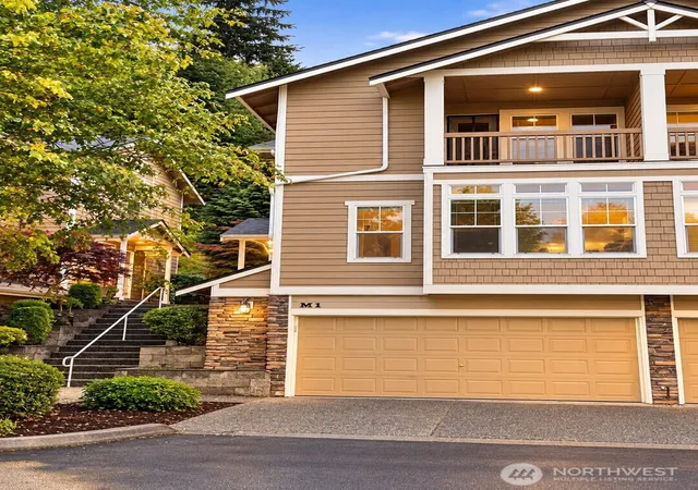 Photo 3 of Townhouse for sale at 5300 Glenwood Ave #M-1, Everett, WA 98203 | MLS# NWM2592626 | Listing updated on 2026-10-17